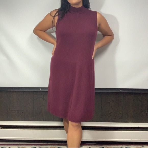 GAP Mock Neck Sleeveless Dress - Picture 5 of 6